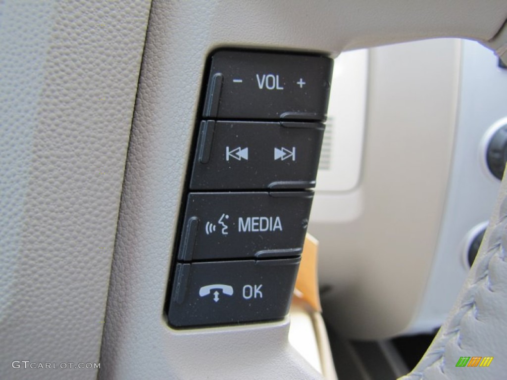 2009 Mercury Mariner Hybrid 4WD Controls Photo #52358556
