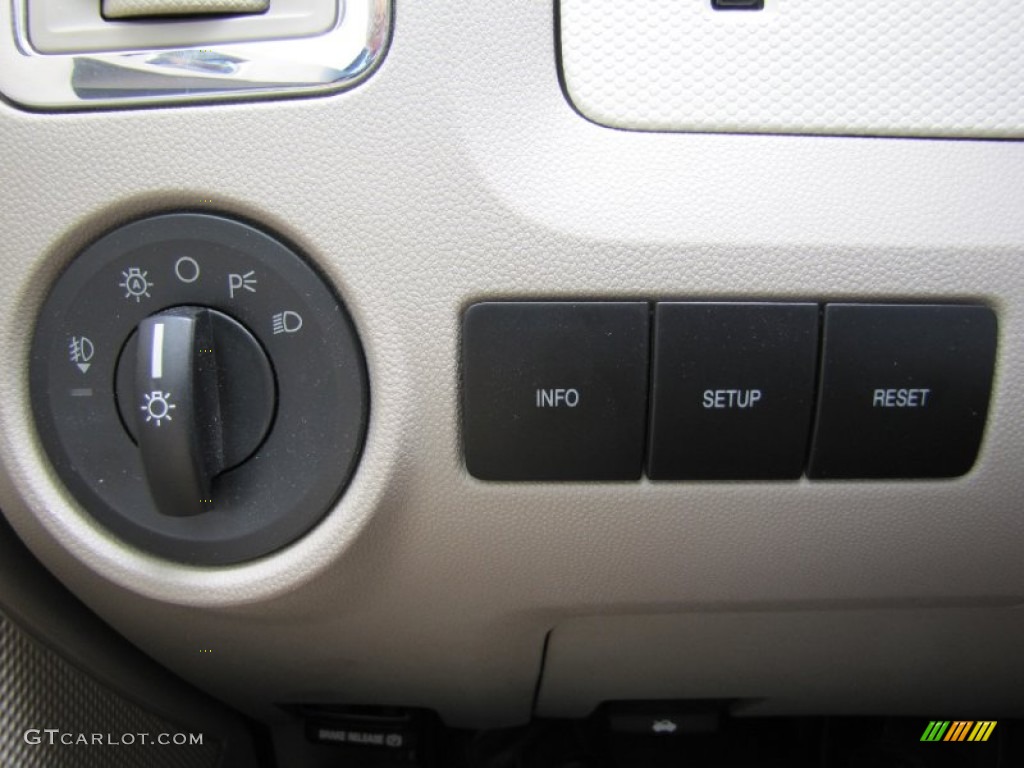 2009 Mercury Mariner Hybrid 4WD Controls Photo #52358571