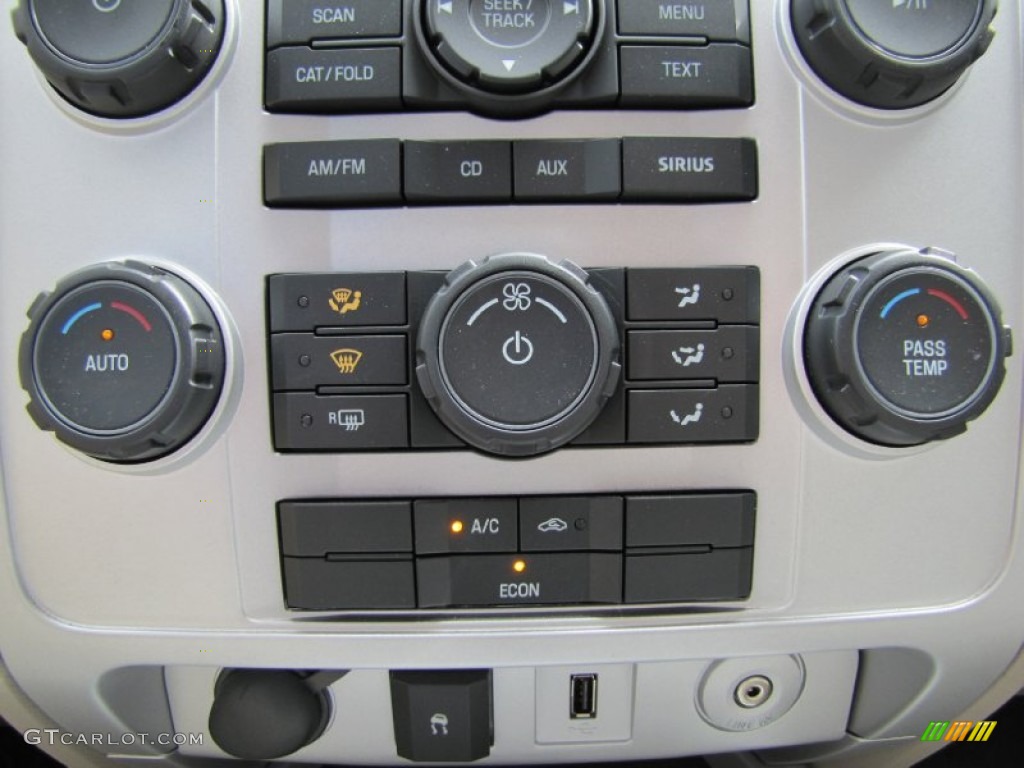 2009 Mercury Mariner Hybrid 4WD Controls Photos