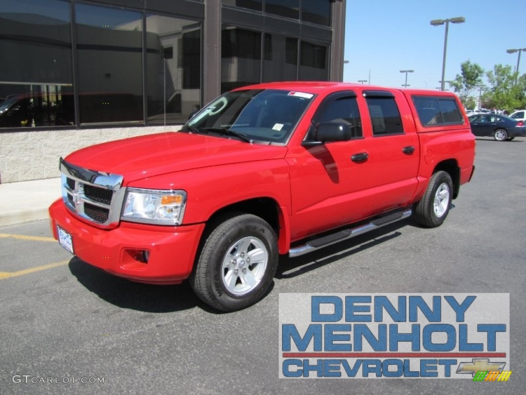 2008 Dakota SLT Crew Cab 4x4 - Flame Red / Dark Slate Gray/Medium Slate Gray photo #1