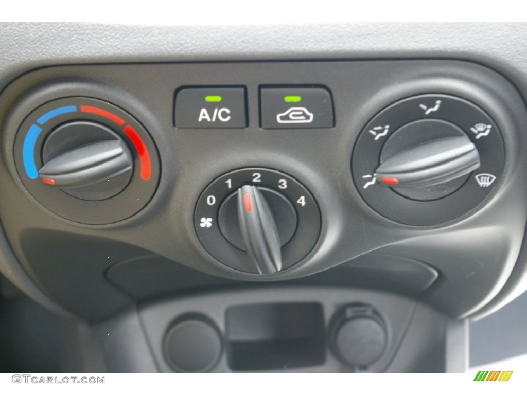 2009 Kia Rio LX Sedan Controls Photo #52359384