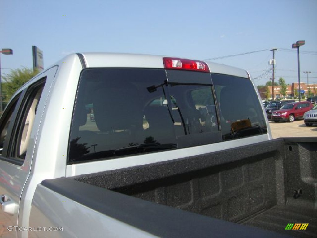 2011 Ram 1500 Big Horn Quad Cab 4x4 - Bright Silver Metallic / Dark Slate Gray/Medium Graystone photo #17