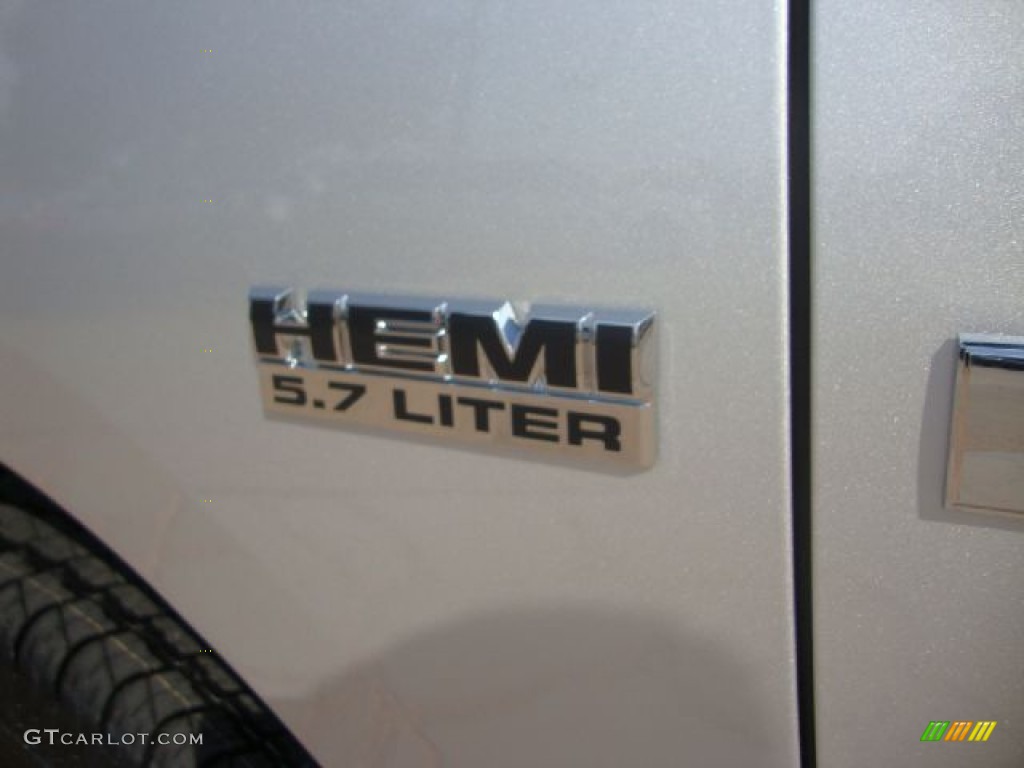 2011 Ram 1500 Big Horn Quad Cab 4x4 - Bright Silver Metallic / Dark Slate Gray/Medium Graystone photo #20
