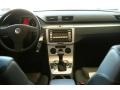United Gray - Passat Komfort Sedan Photo No. 6