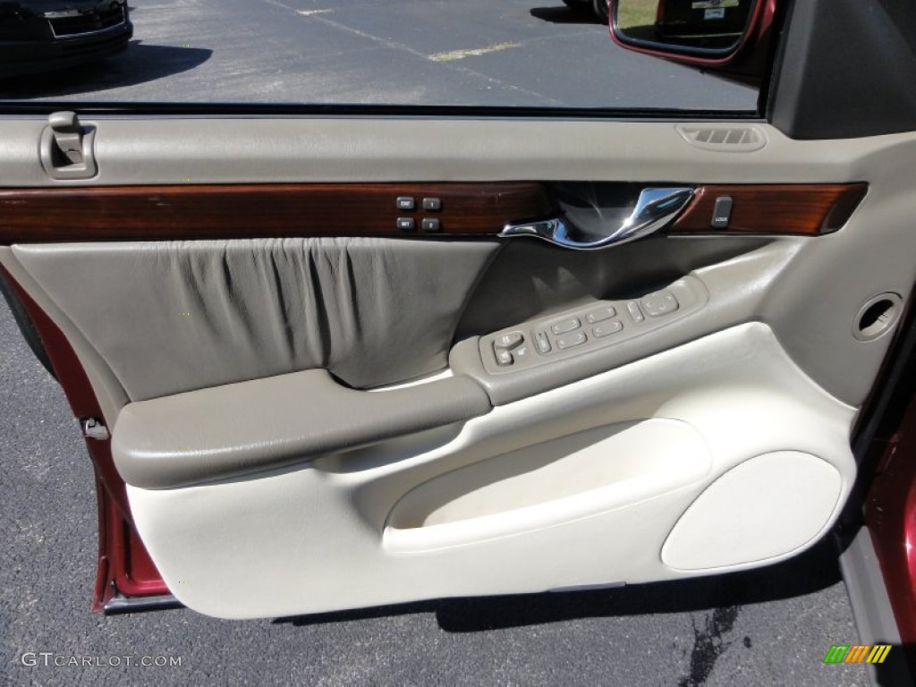 2001 Cadillac DeVille DHS Sedan Neutral Shale Door Panel Photo #52368493