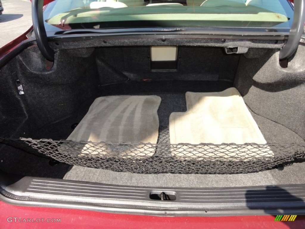 2001 Cadillac DeVille DHS Sedan Trunk Photo #52368616