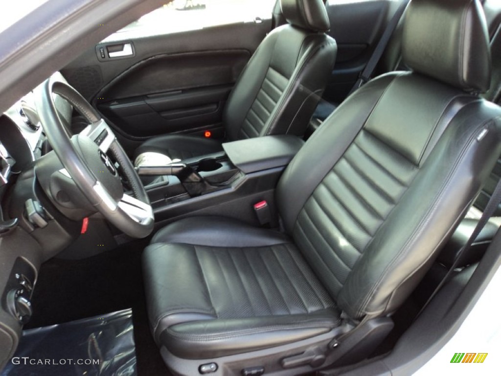 Dark Charcoal Interior 2006 Ford Mustang GT Premium Coupe Photo #52369222