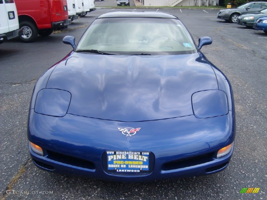 2004 Corvette Coupe - LeMans Blue Metallic / Light Oak photo #2