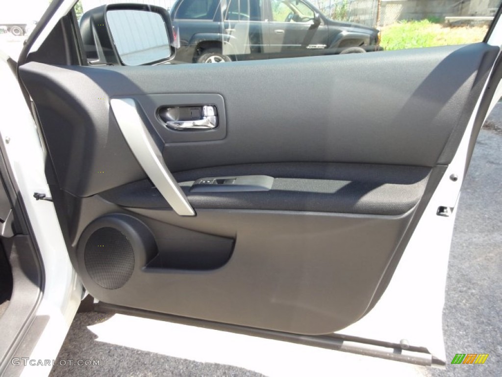 2011 Rogue S AWD - Pearl White / Black photo #24