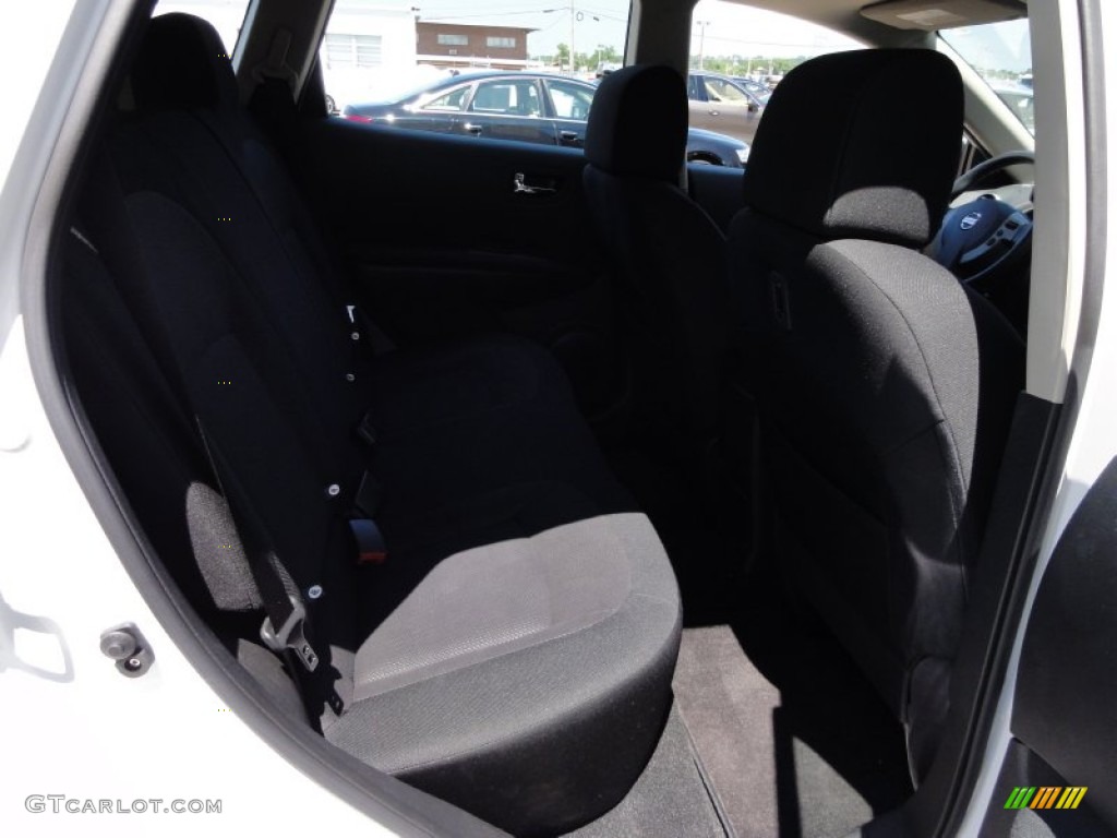 2011 Rogue S AWD - Pearl White / Black photo #25