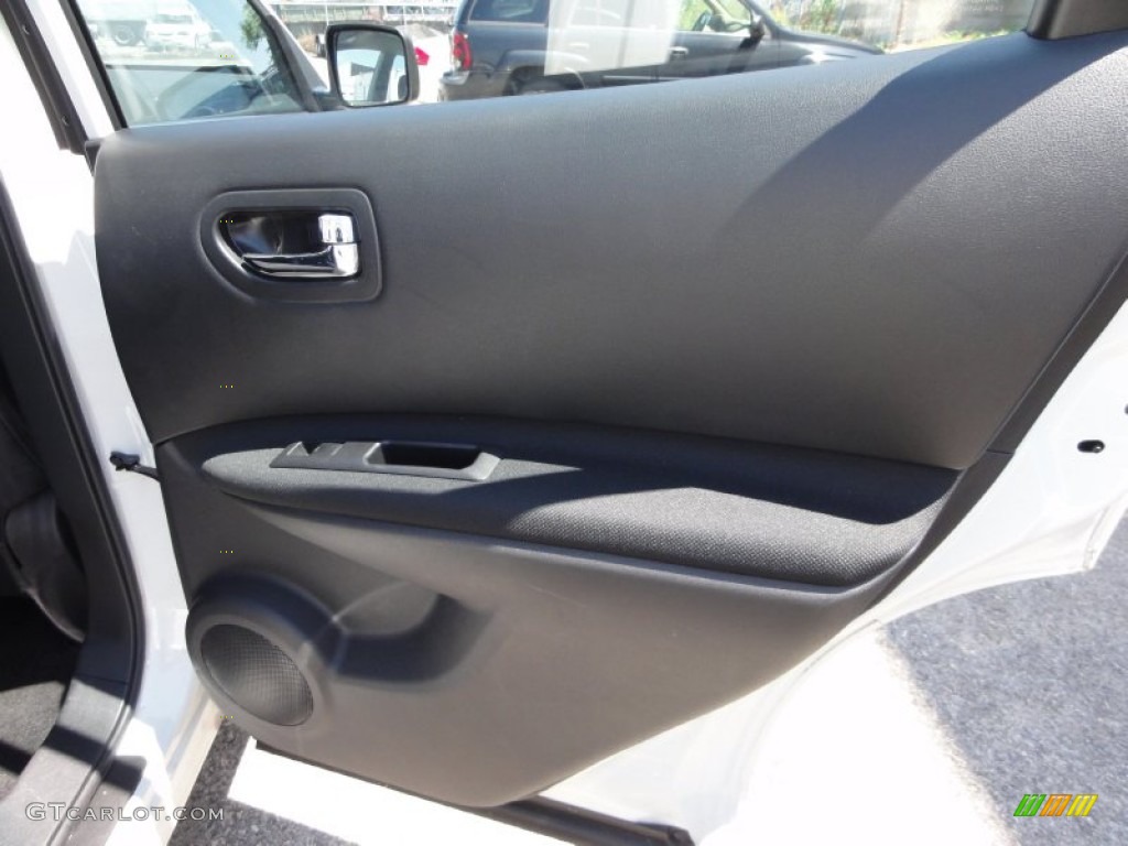 2011 Rogue S AWD - Pearl White / Black photo #26