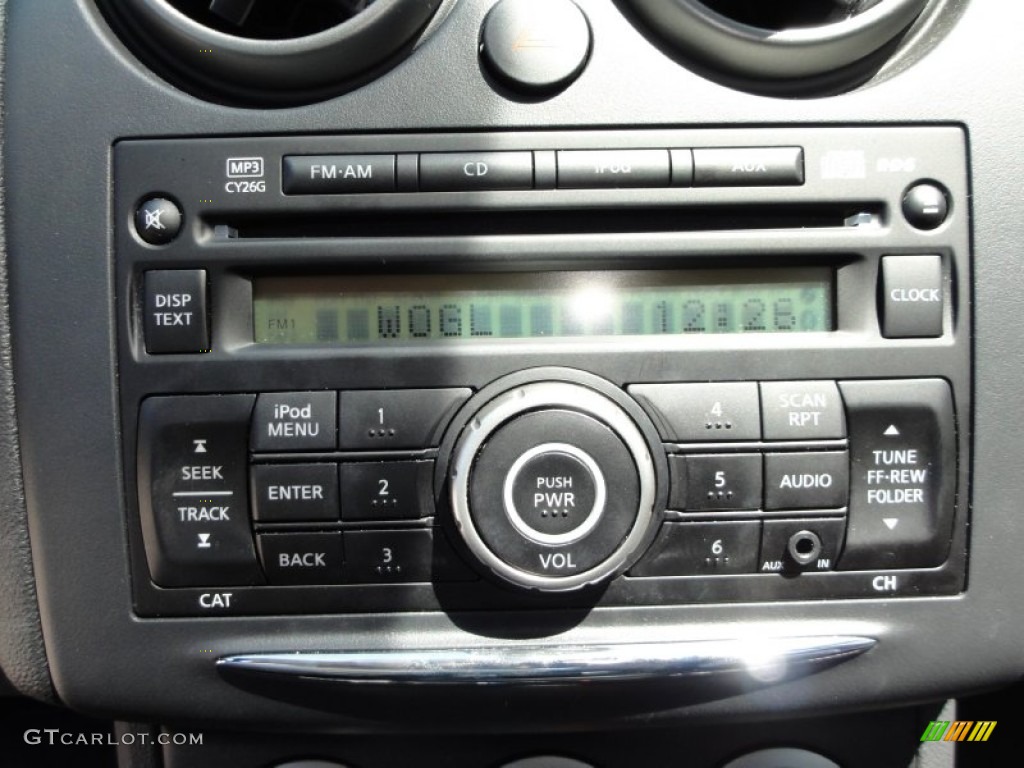 2011 Rogue S AWD - Pearl White / Black photo #42