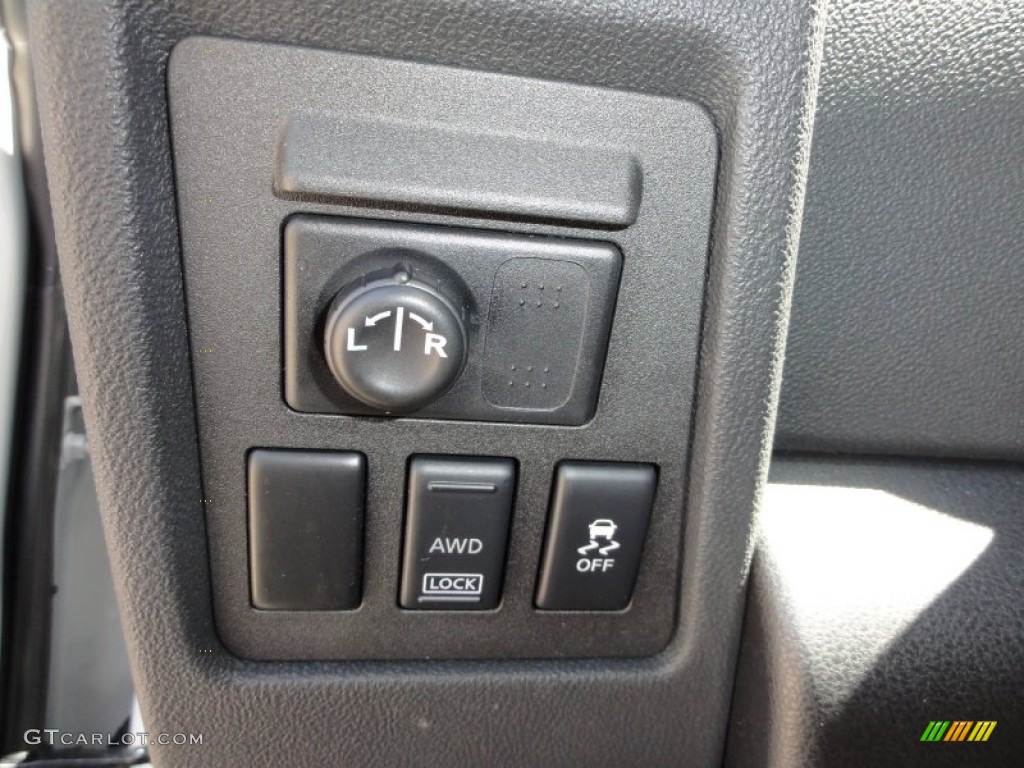 2011 Rogue S AWD - Pearl White / Black photo #50
