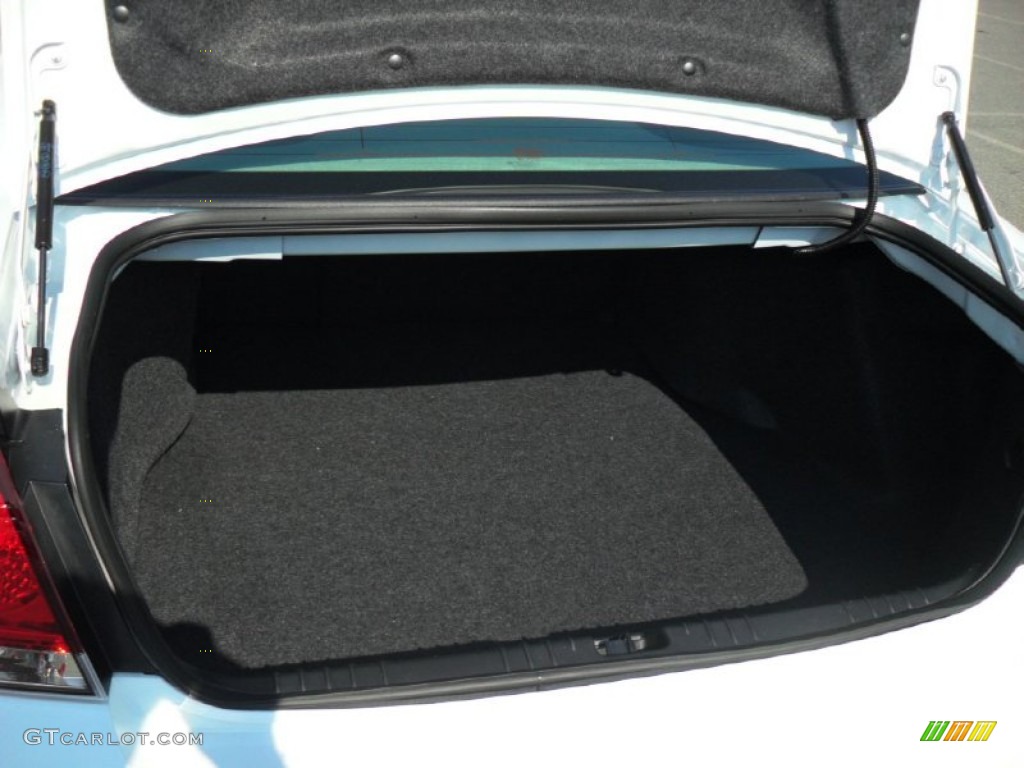 2011 Impala LT - Summit White / Gray photo #16