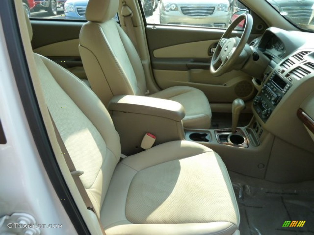 2005 Malibu Maxx LT Wagon - White / Neutral Beige photo #13