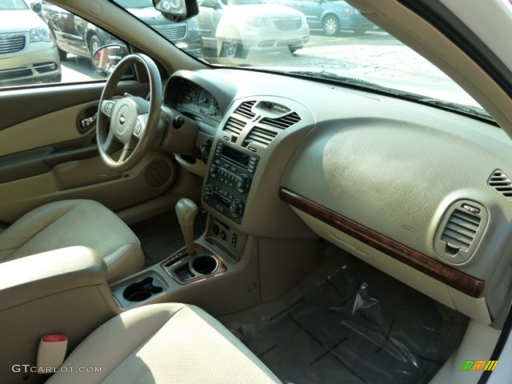 2005 Chevrolet Malibu Maxx LT Wagon Neutral Beige Dashboard Photo #52374460