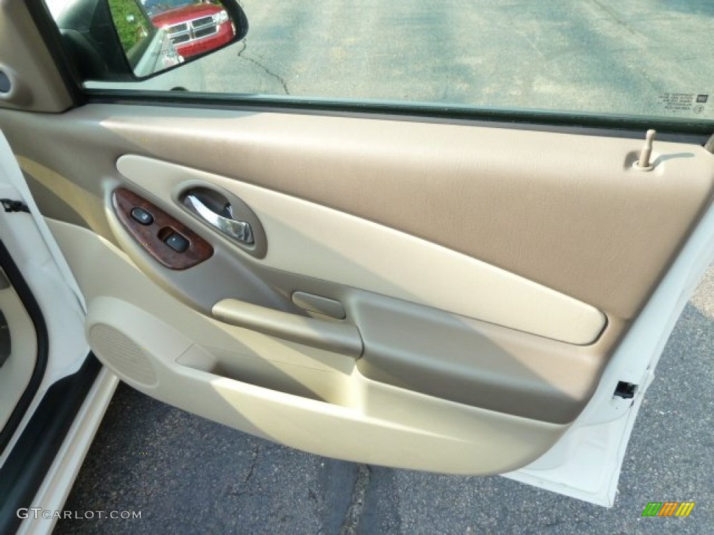 2005 Chevrolet Malibu Maxx LT Wagon Neutral Beige Door Panel Photo #52374469