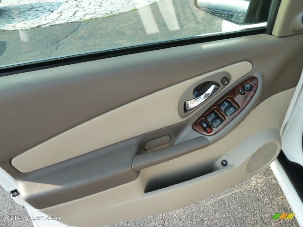 2005 Chevrolet Malibu Maxx LT Wagon Door Panel Photos