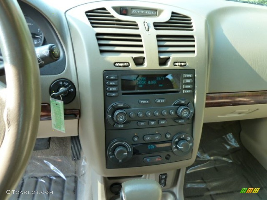 2005 Chevrolet Malibu Maxx LT Wagon Controls Photo #52374577