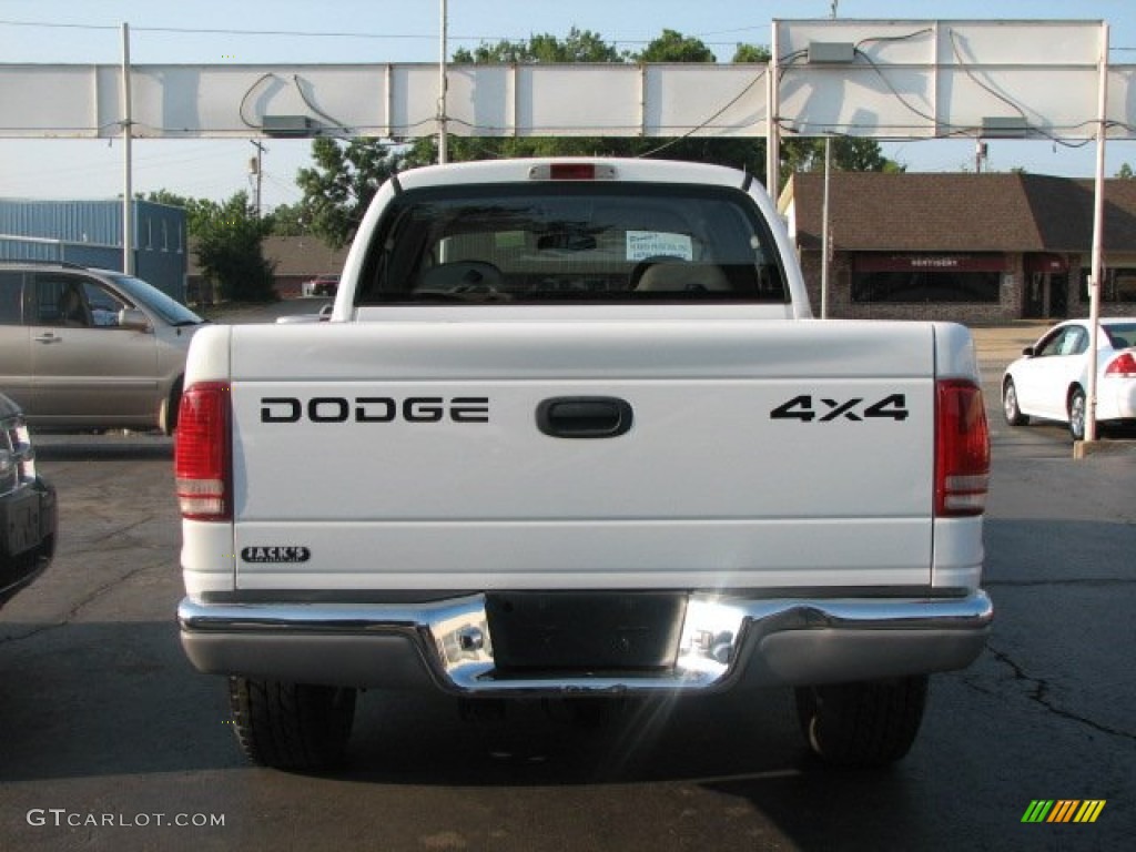 2002 Dakota SLT Quad Cab 4x4 - Bright White / Taupe photo #5