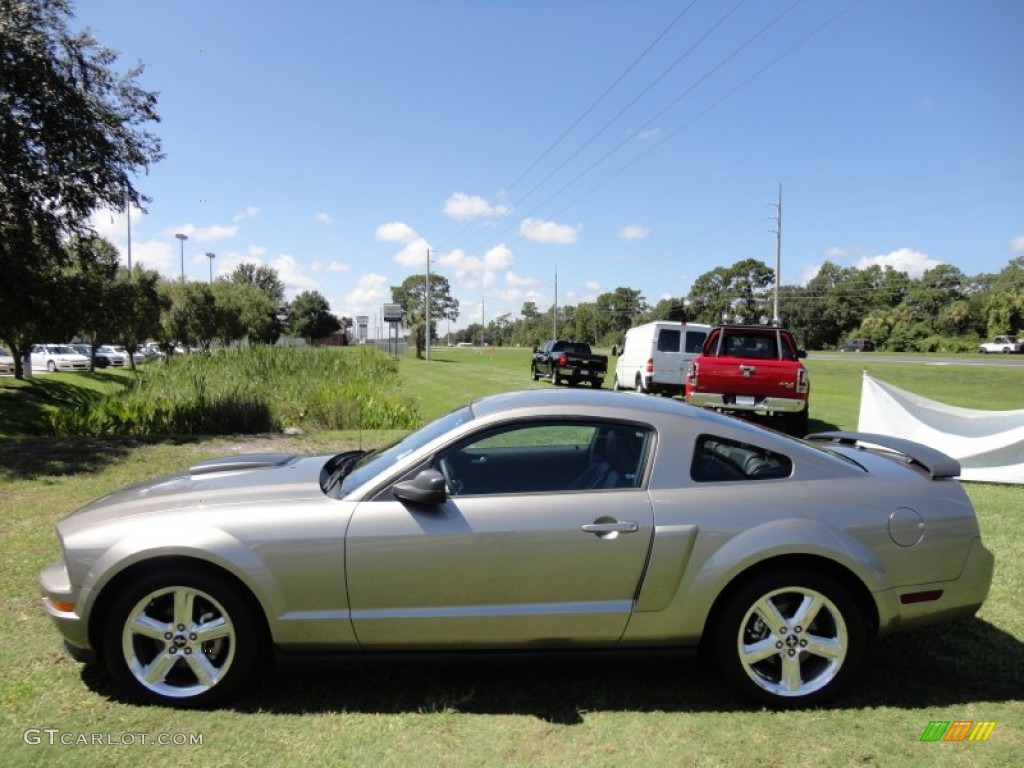 2008 Mustang V6 Premium Coupe - Vapor Silver Metallic / Dark Charcoal photo #2