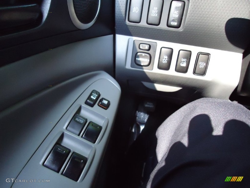 2004 Tacoma V6 PreRunner TRD Double Cab - Lunar Mist Metallic / Charcoal photo #16