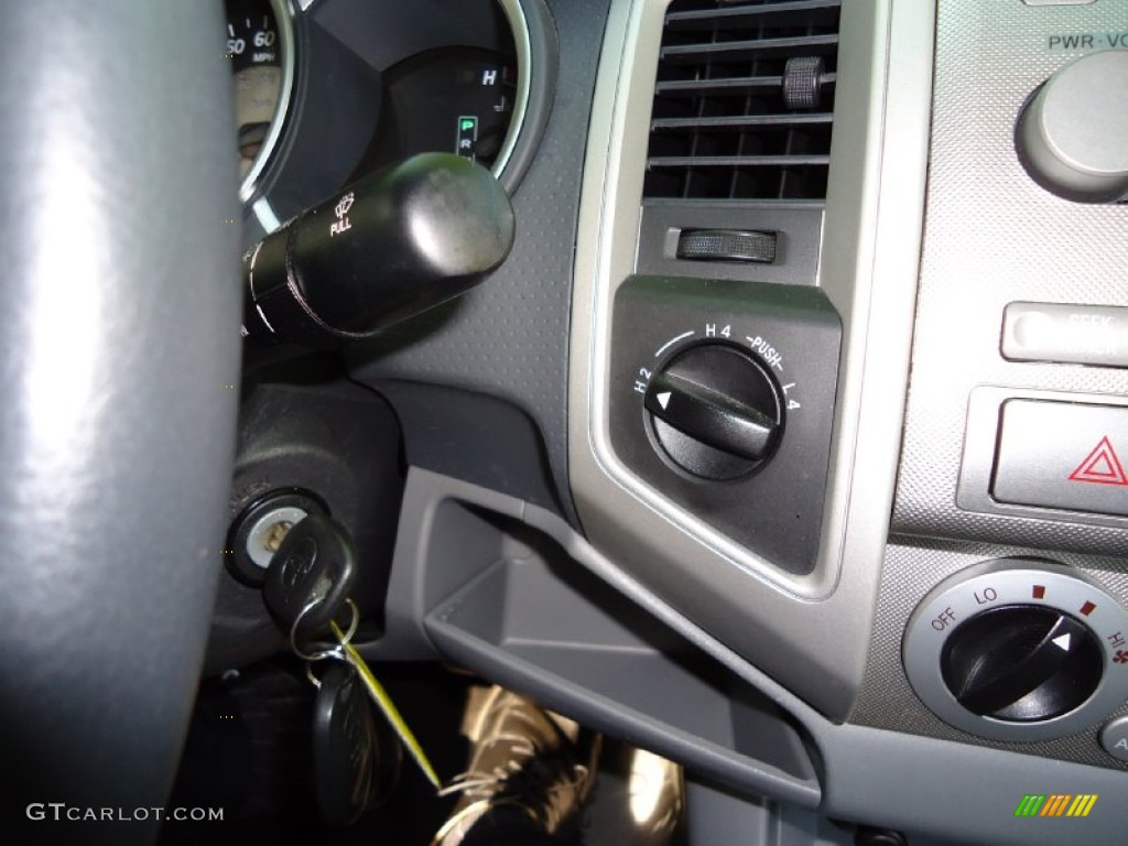 2004 Tacoma V6 PreRunner TRD Double Cab - Lunar Mist Metallic / Charcoal photo #20