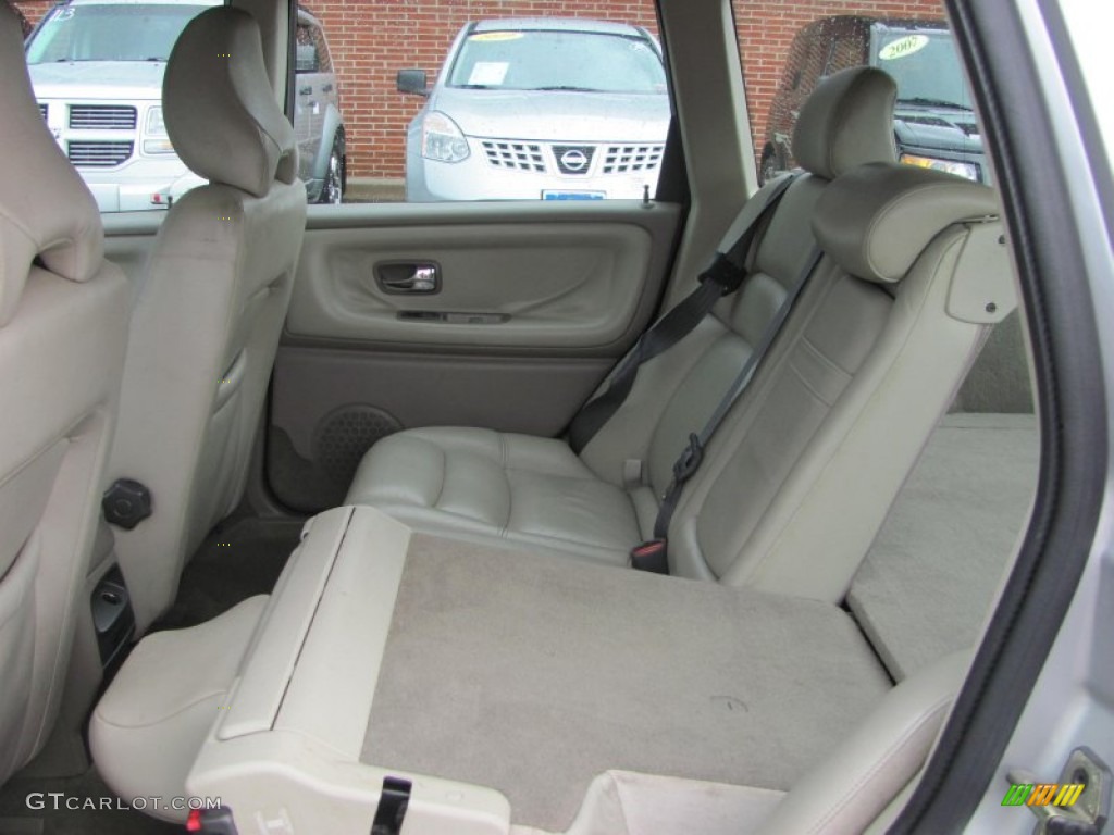 Light Taupe Interior 1999 Volvo V70 Wagon AWD Photo #52388893