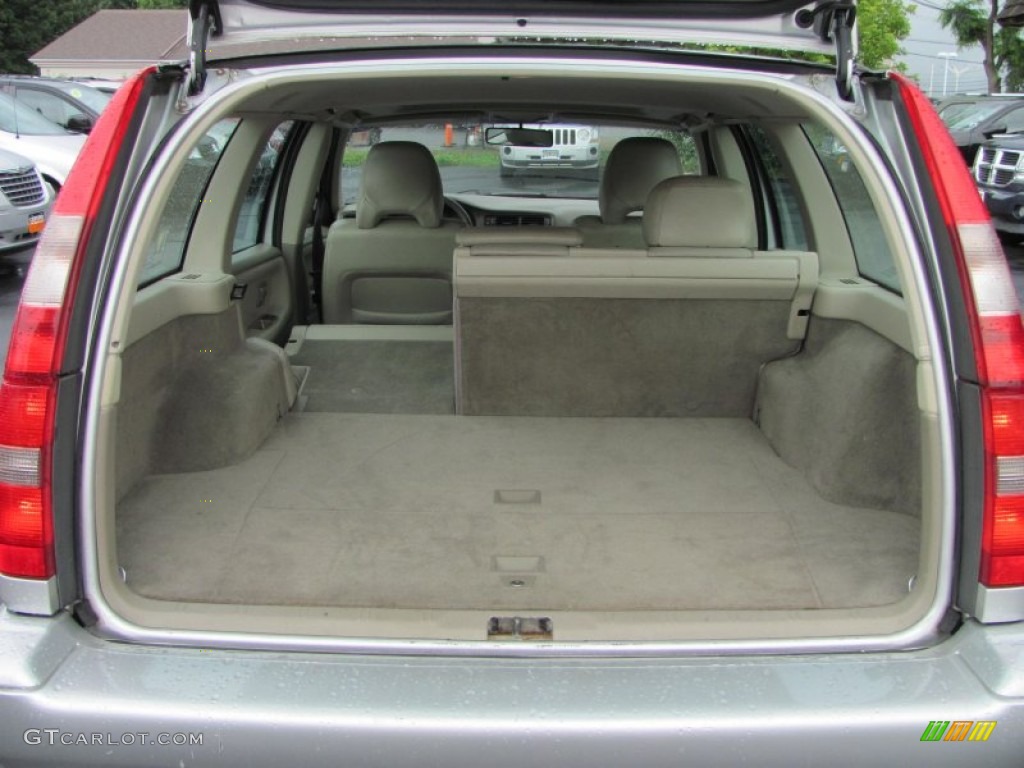 1999 Volvo V70 Wagon AWD Trunk Photos