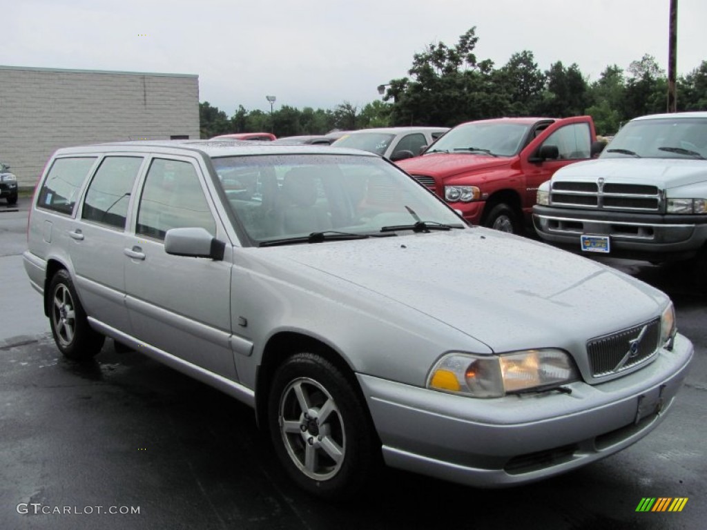 1999 V70 Wagon AWD - Mystic Silver Metallic / Light Taupe photo #17