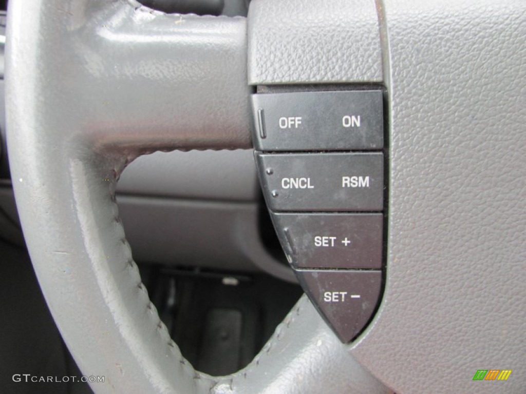 2007 Ford Freestyle SEL Controls Photo #52389235