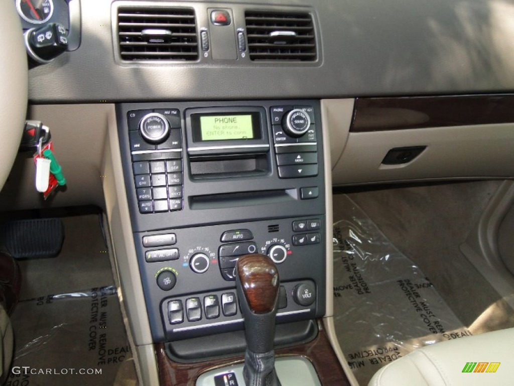 2012 Volvo XC90 3.2 Controls Photo #52392516