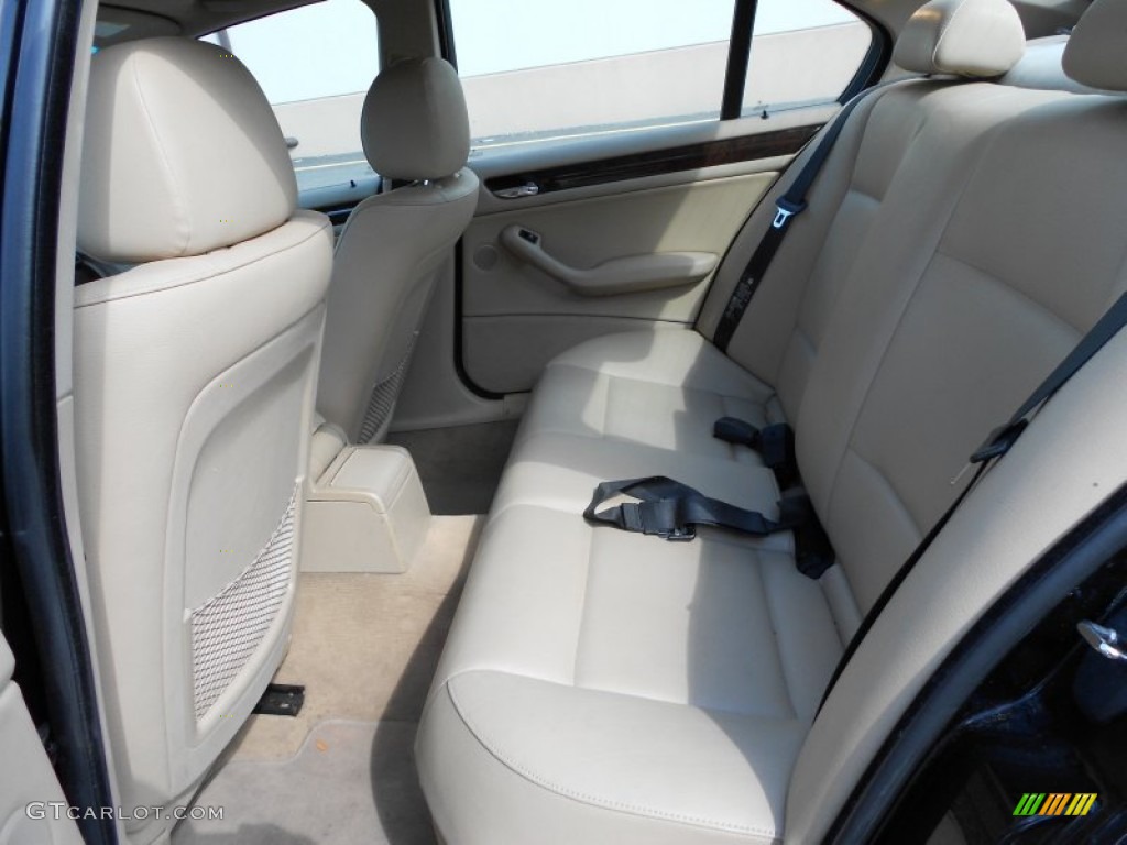 2002 3 Series 325xi Sedan - Jet Black / Sand photo #8