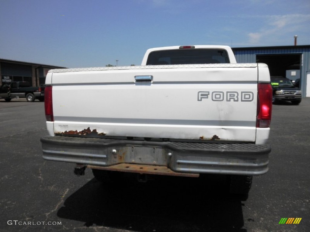 1997 F350 XL Regular Cab 4x4 - Colonial White / Opal Grey photo #16