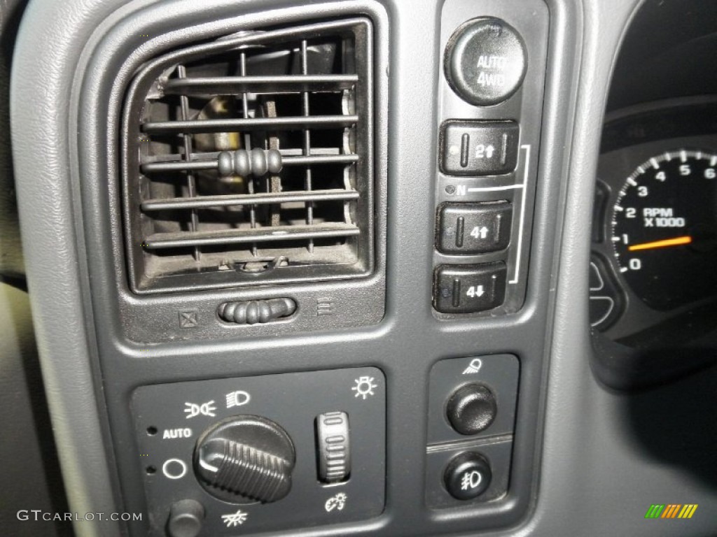 2003 GMC Sierra 1500 SLE Extended Cab 4x4 Controls Photo #52398048