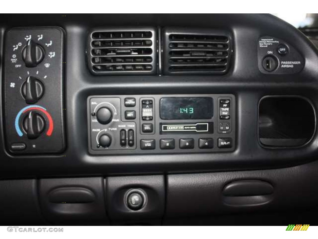 2001 Dodge Ram 1500 SLT Club Cab 4x4 Controls Photo #52398870