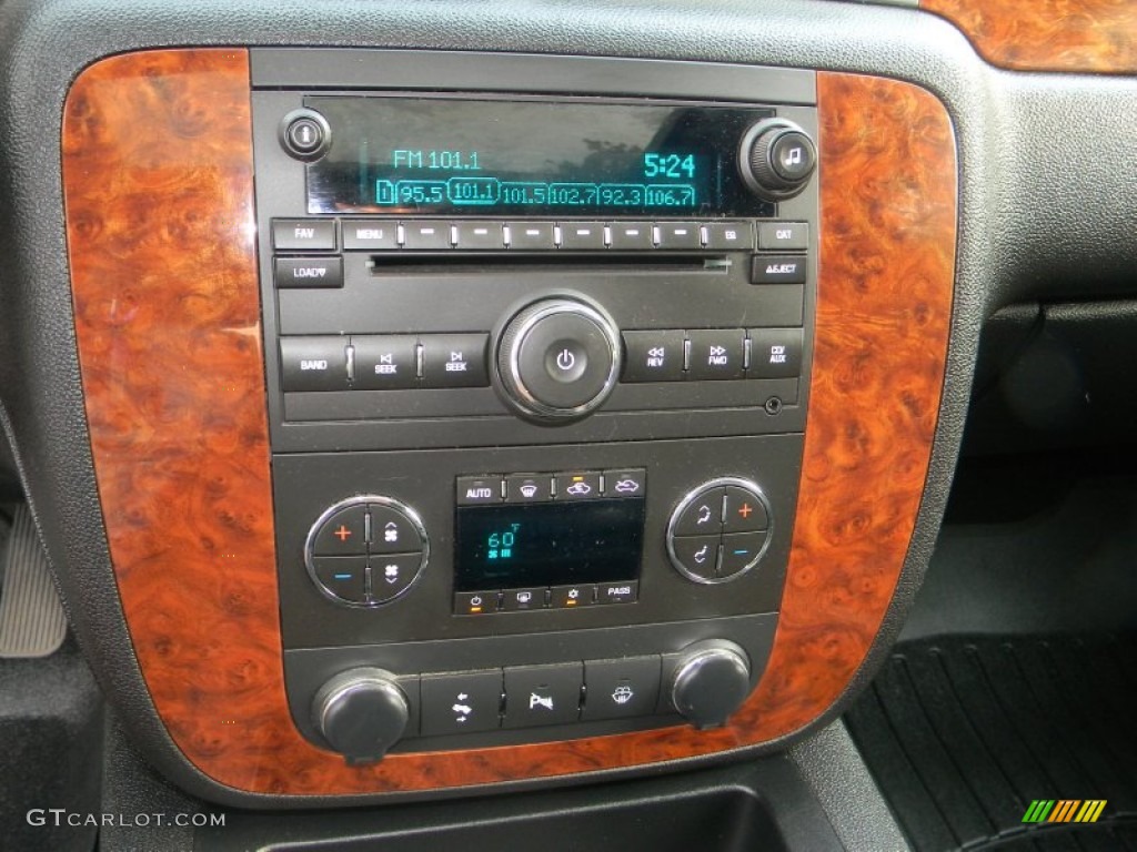 2007 Chevrolet Silverado 1500 LTZ Extended Cab 4x4 Controls Photo #52400286