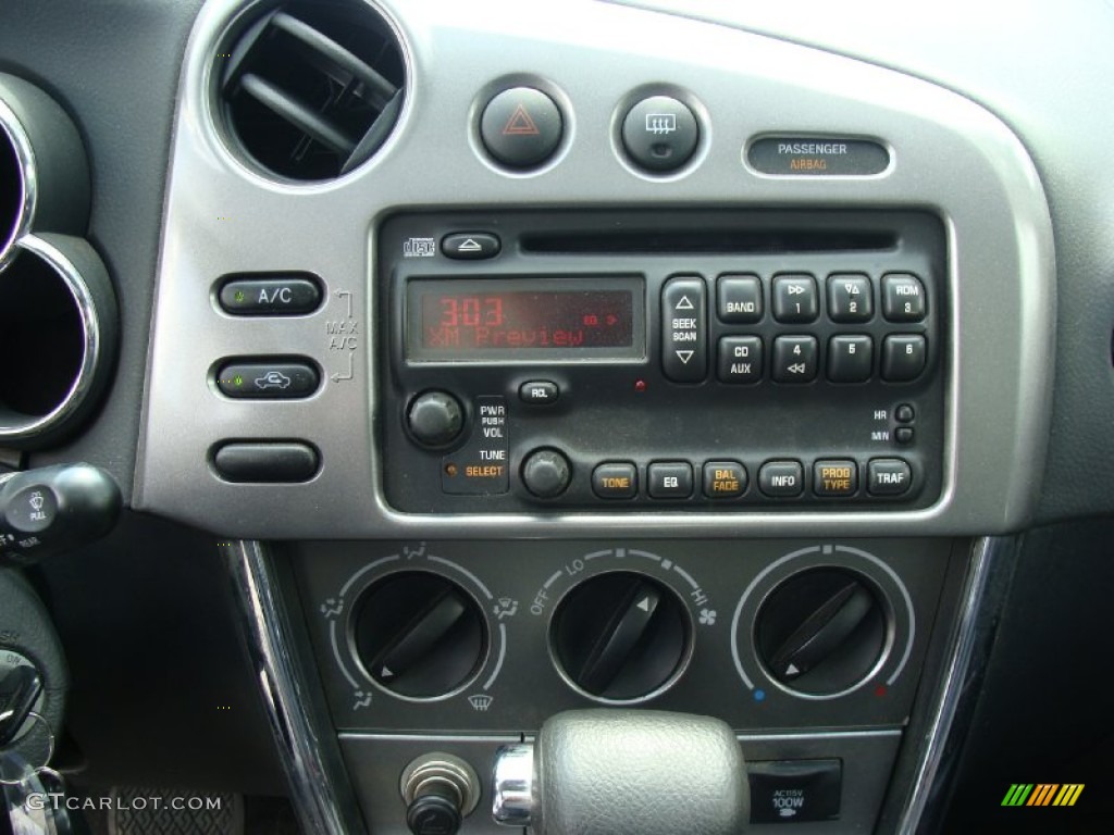 2005 Pontiac Vibe Standard Vibe Model Controls Photo #52400334
