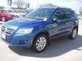 Sapphire Blue Metallic - Tiguan SE Photo No. 4
