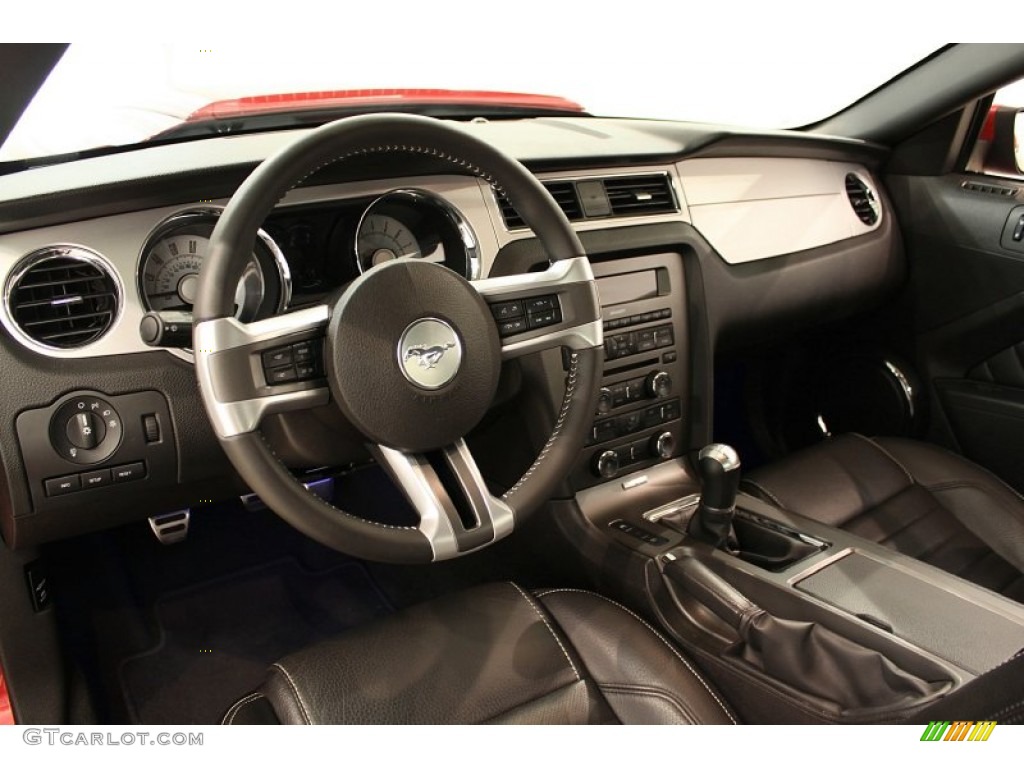 2010 Ford Mustang GT Premium Coupe Charcoal Black Dashboard Photo #52400376