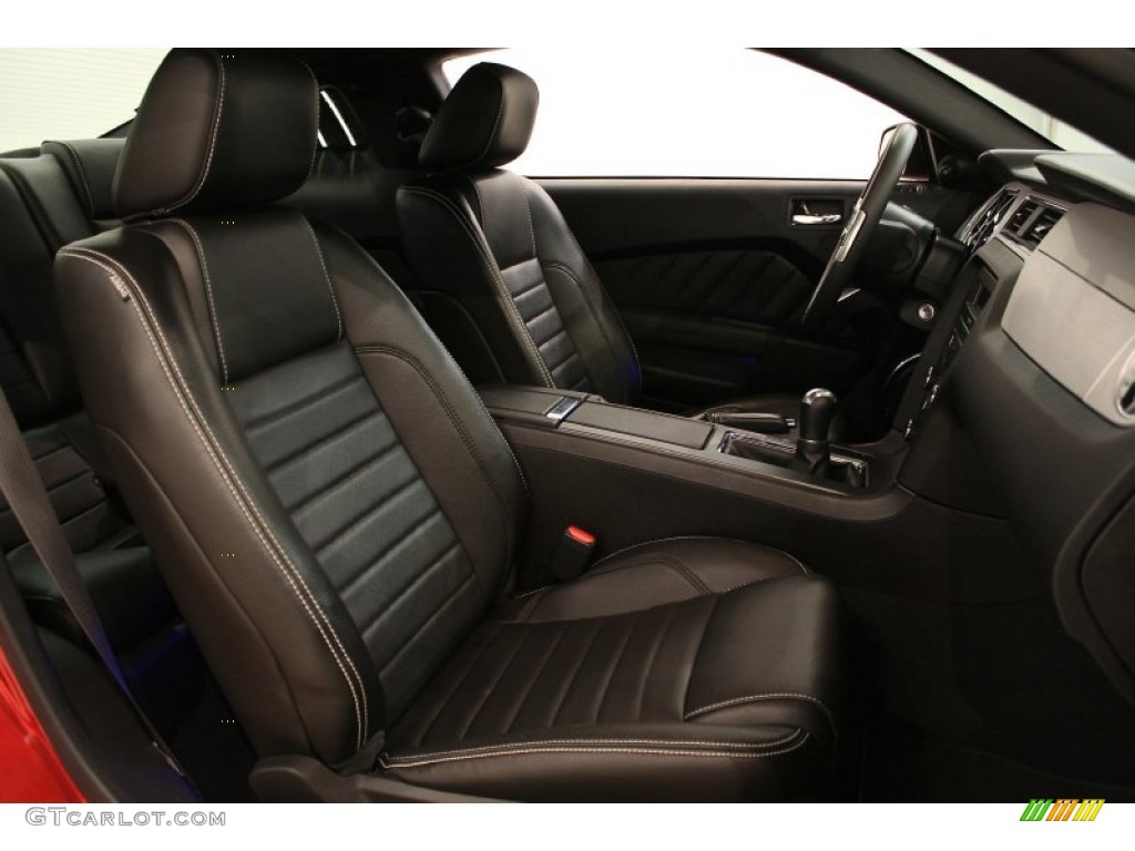 Charcoal Black Interior 2010 Ford Mustang GT Premium Coupe Photo #52400487