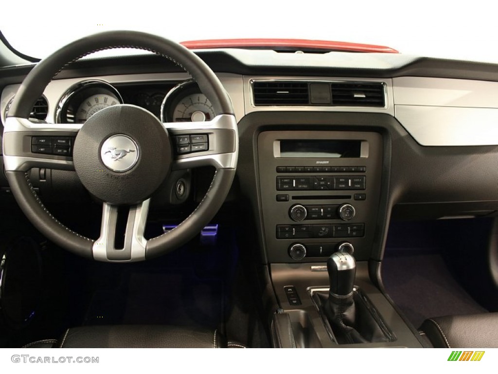 2010 Ford Mustang GT Premium Coupe Charcoal Black Dashboard Photo #52400532
