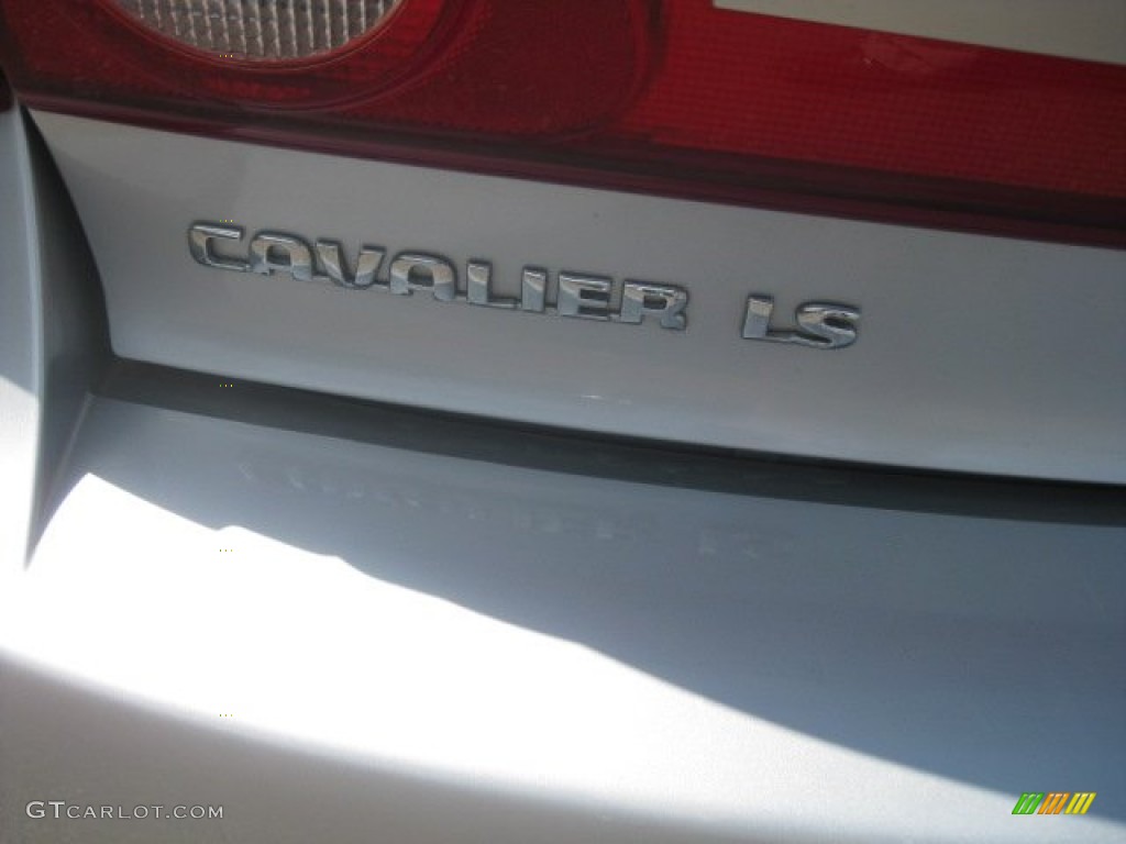 2003 Cavalier LS Coupe - Ultra Silver Metallic / Graphite Gray photo #17