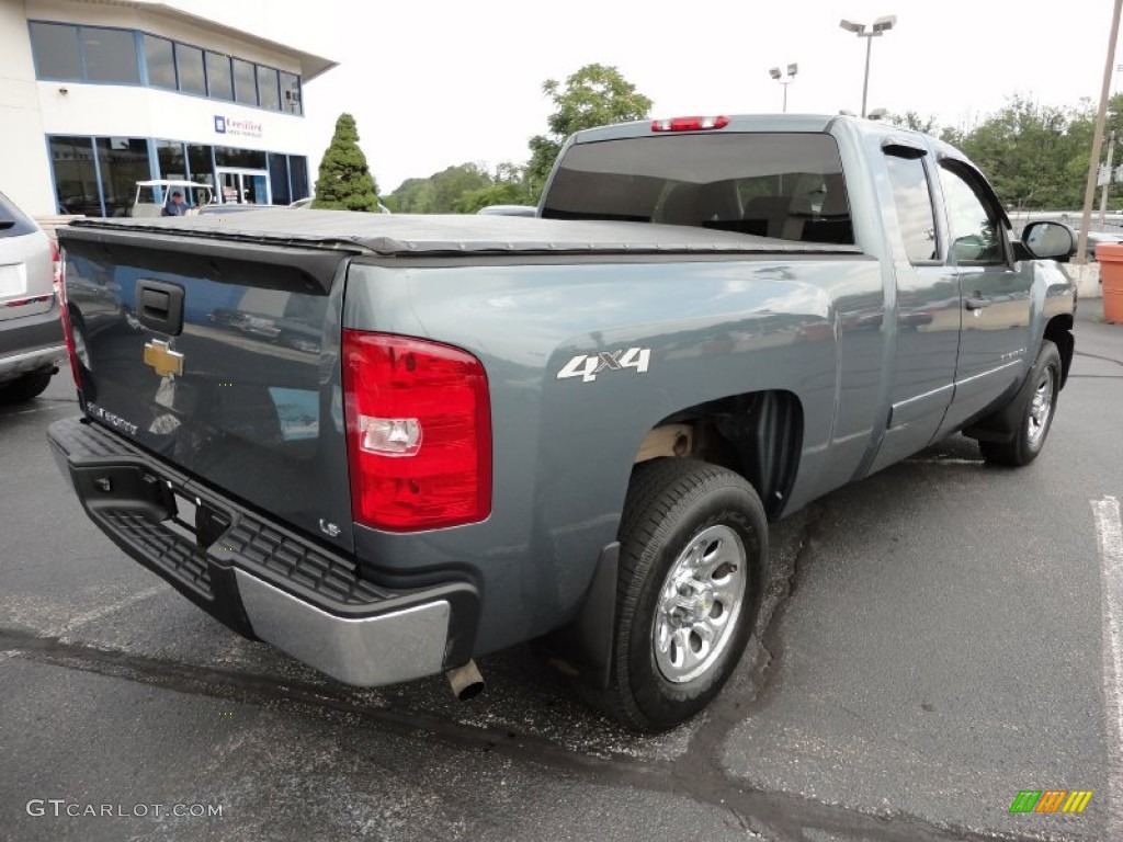 2008 Silverado 1500 LS Extended Cab 4x4 - Blue Granite Metallic / Dark Titanium photo #7