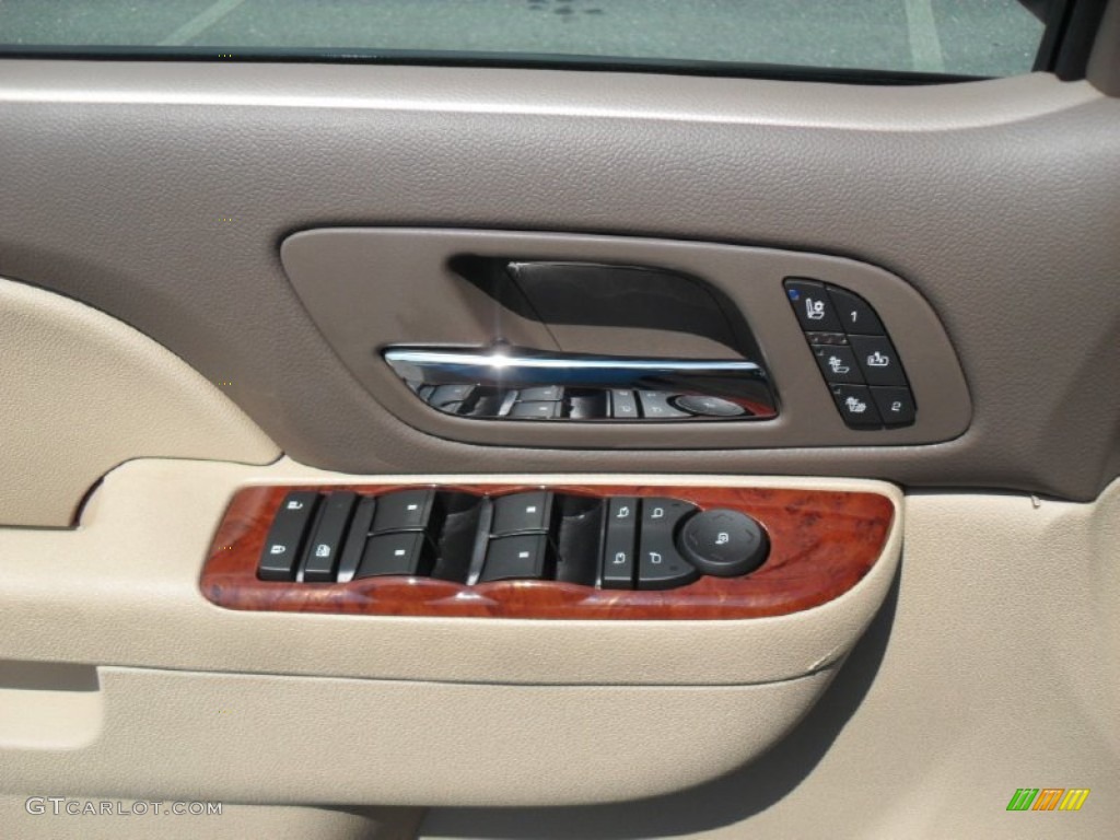 2011 Chevrolet Suburban LTZ Controls Photos