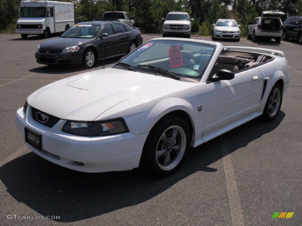 2004 Mustang V6 Convertible - Oxford White / Medium Parchment photo #23