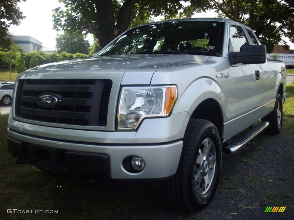 2010 F150 STX SuperCab 4x4 - Ingot Silver Metallic / Medium Stone photo #1