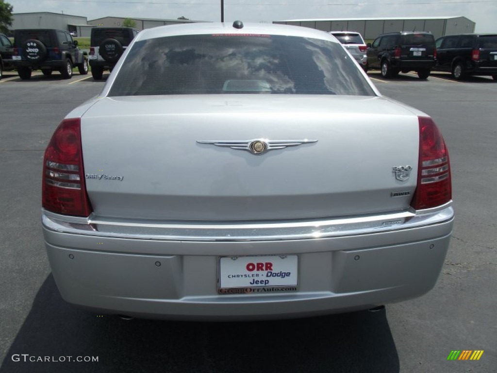 2006 300 C HEMI AWD - Bright Silver Metallic / Dark Slate Gray/Light Slate Gray photo #6