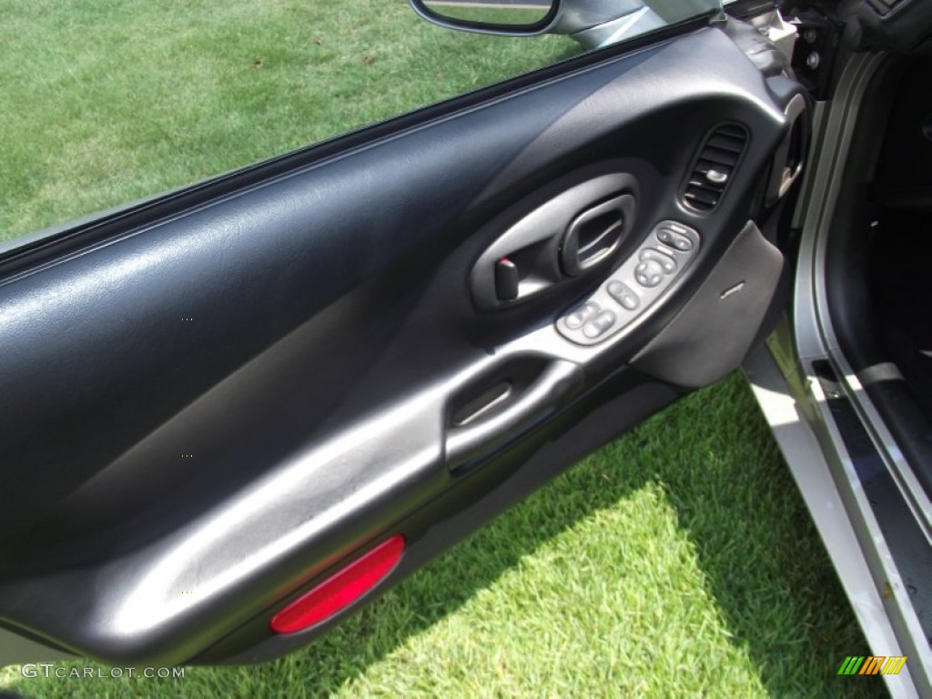1999 Chevrolet Corvette Coupe Black Door Panel Photo #52411392