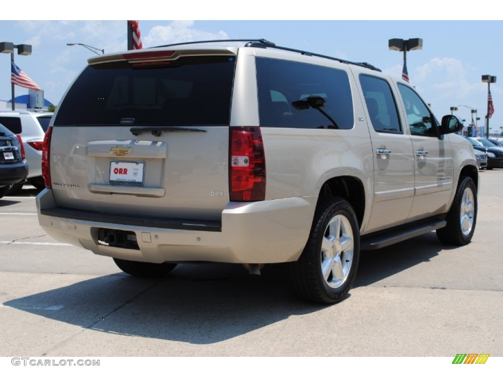 2007 Suburban 1500 LT - Gold Mist Metallic / Light Cashmere/Ebony photo #5